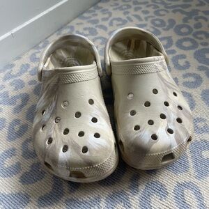 Crocs Size 8 M / 9 W